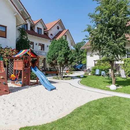 לינה וארוחת בוקר Baltyk 3*