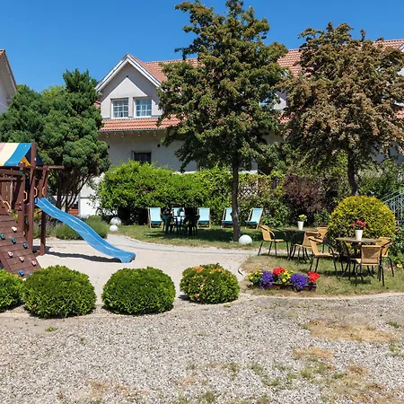 לינה וארוחת בוקר Baltyk 3*