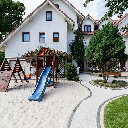 לינה וארוחת בוקר Baltyk 3*